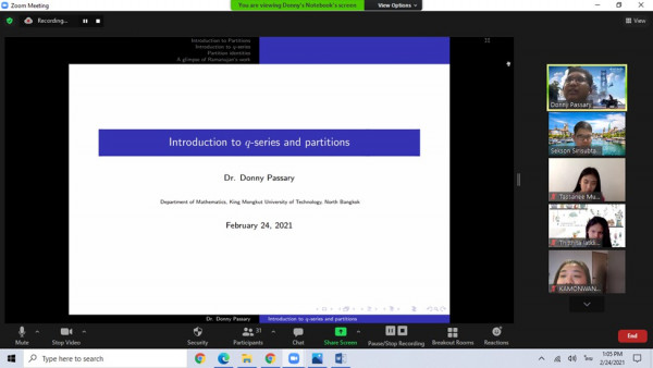 ภาพบรรยายพิเศษทางวิชาการแบบออนไลน์ครั้งที่ 1 ประจำภาคเรียนที่ 2/2563 ในหัวข้อเรื่อง  "Introduction to q-Series & Partition Theory"
